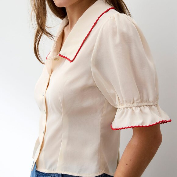 Scalloped red trim puff sleeve blouse - Picture 3 of 3